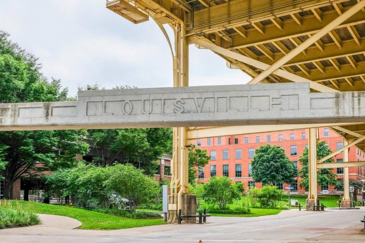 Frontdesk Nulu Apts Louisville Kültér fotó